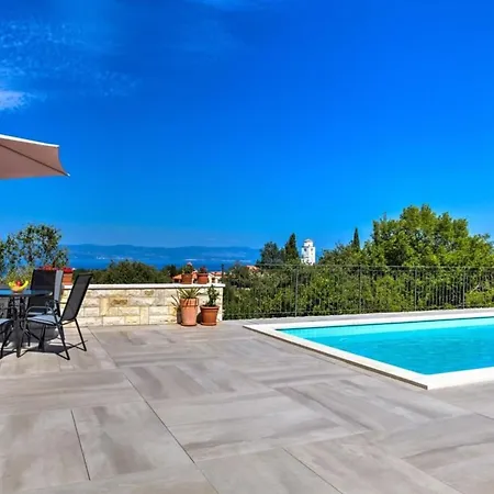 Wonderful With Sea View And Shared Pool *